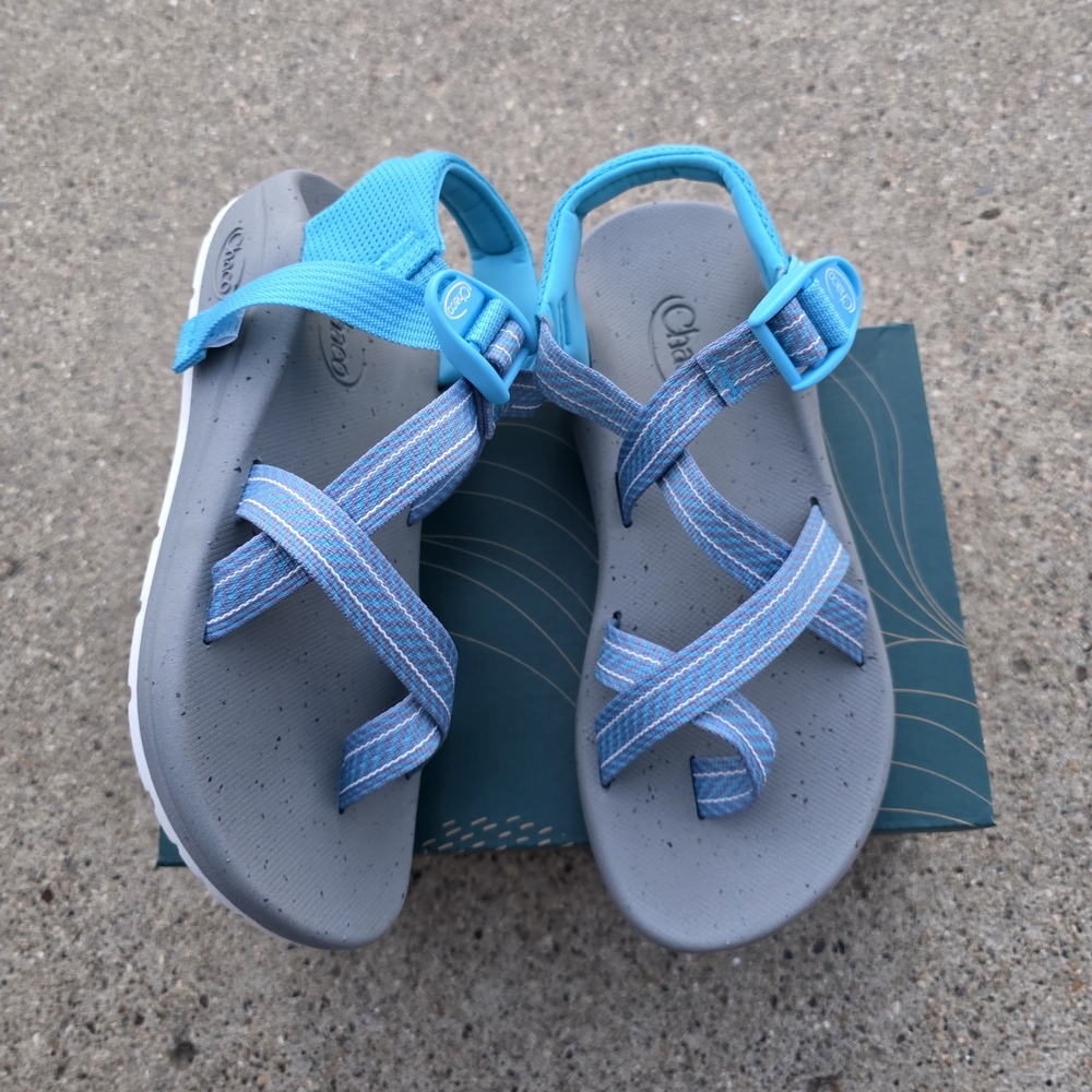 Chaco CushZ Toe Loop Sandals Women Size 8